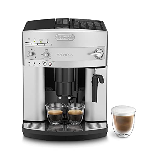 De'Longhi Magnifica ESAM 3200.S Kaffeevollautomat mit Milchaufschäumdüse für Cappuccino, mit Espresso Direktwahltaste, 2-Tassen-Funktion, großer 1,8 Liter Wassertank, silber