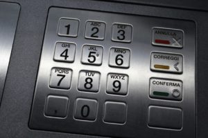 Vor Betrug am Geldautomaten schützen